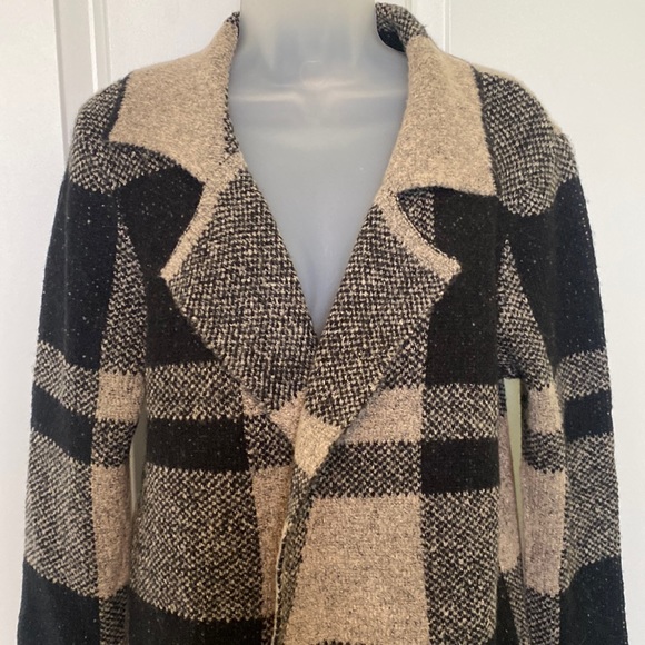 Black and Tan Cardigan - Picture 1 of 9